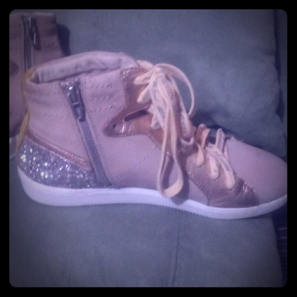Dolce tennis shoes